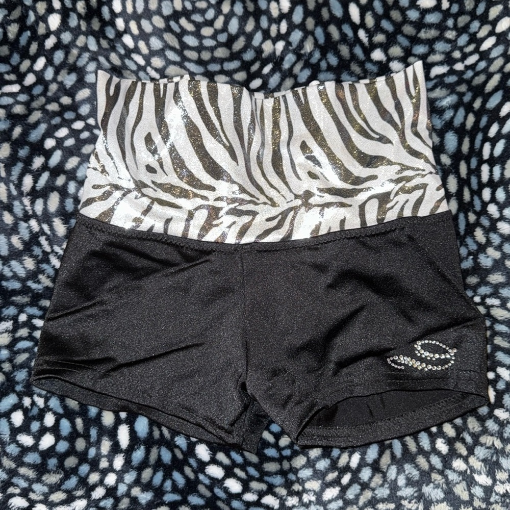 dreamlight activewear gym shorts